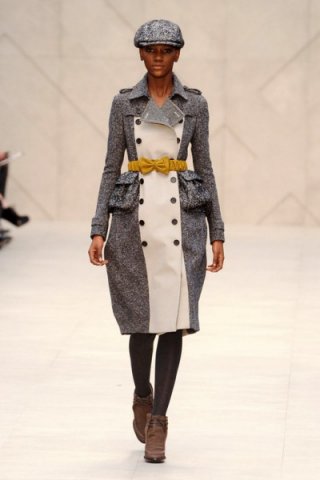 BURBERRY-PRORSUM-FALL-2012-RTW-PODIUM-001_runway-e1329991035364.jpg, 39 KB