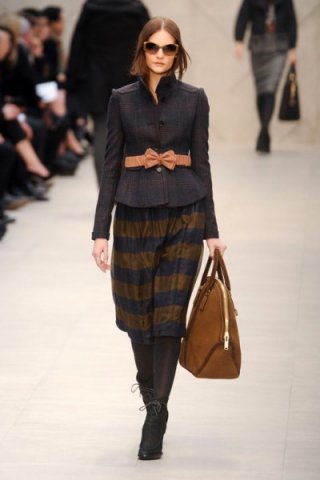 BURBERRY-PRORSUM-FALL-2012-RTW-PODIUM-013_runway-e1329991326958.jpg, 39 KB